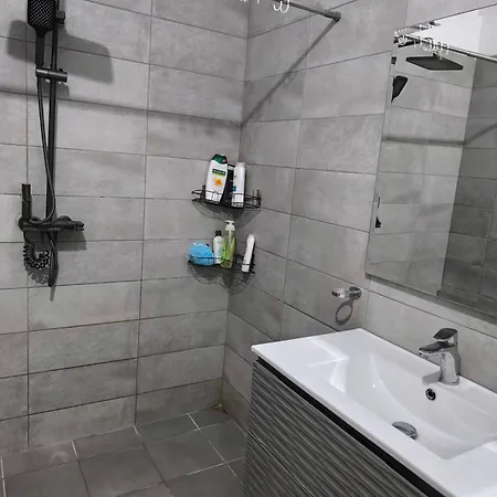 아파트 Modern In 티라나